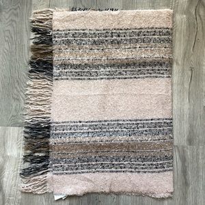 LOFT Accessories - LOFT Blanket Scarf LOFT Accessories - LOFT Blanket Scarf